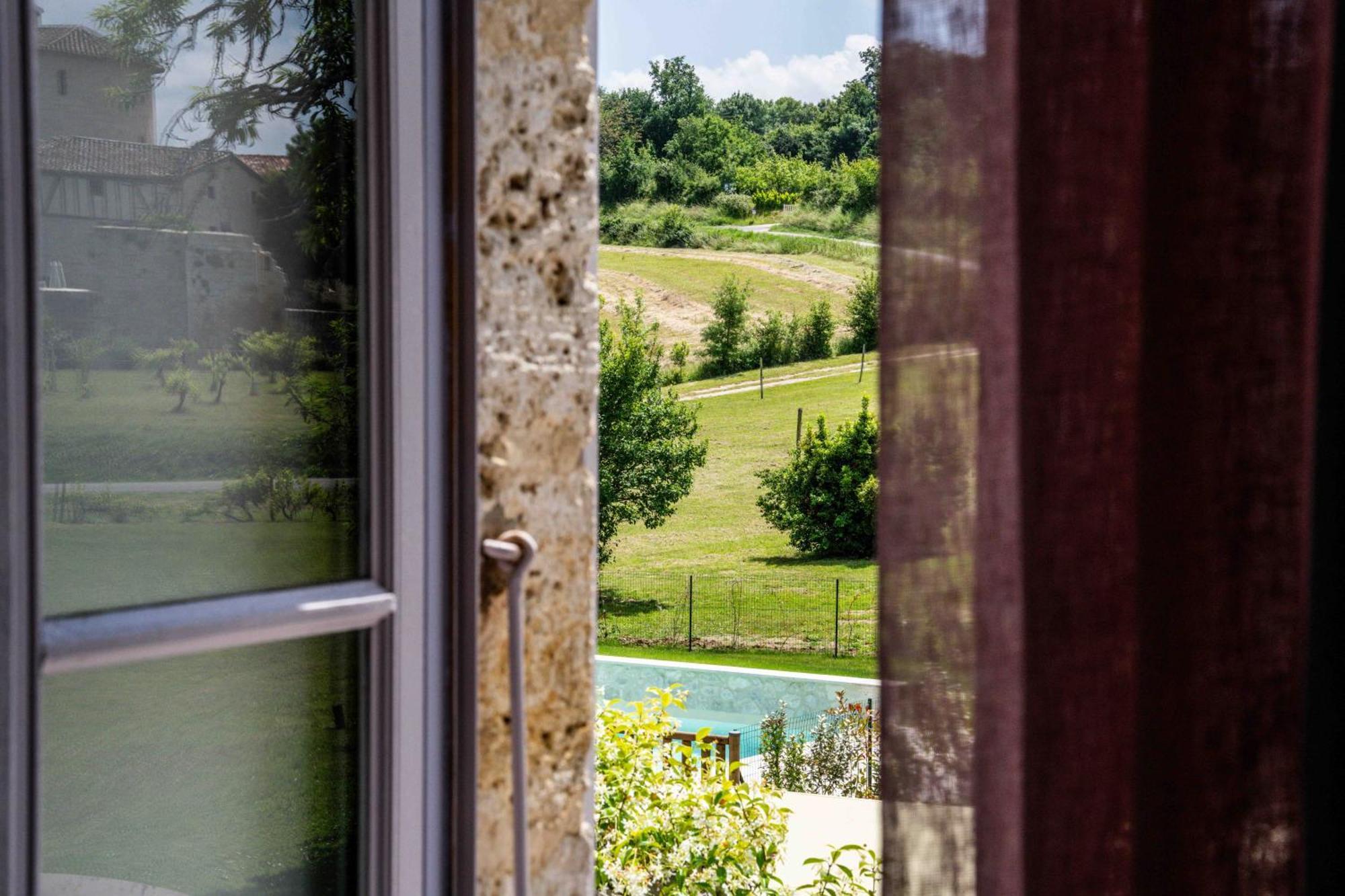 Logis L'Auberge De Larressingle Exterior foto